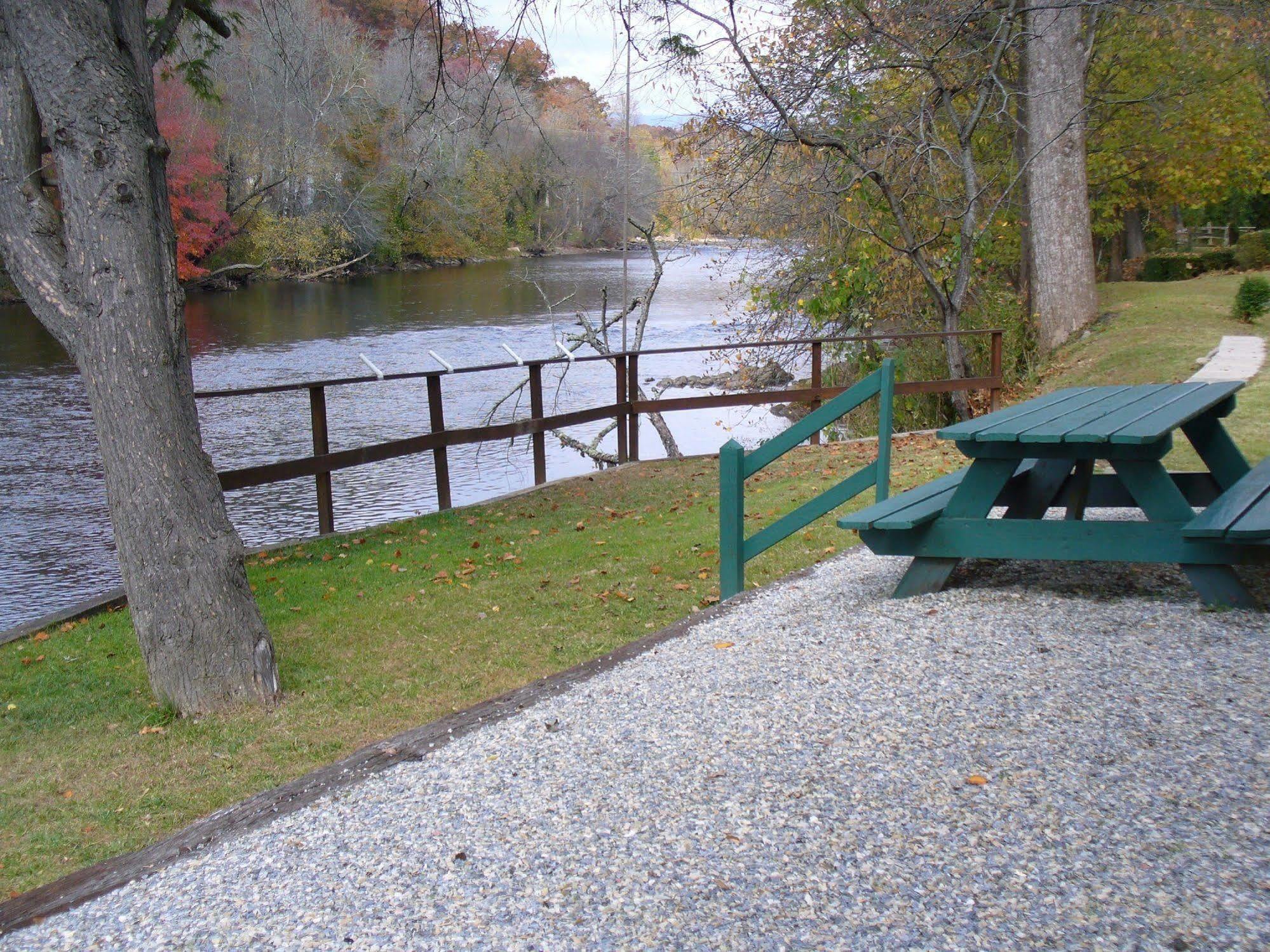 Riverbend Lodging Bryson City Dış mekan fotoğraf