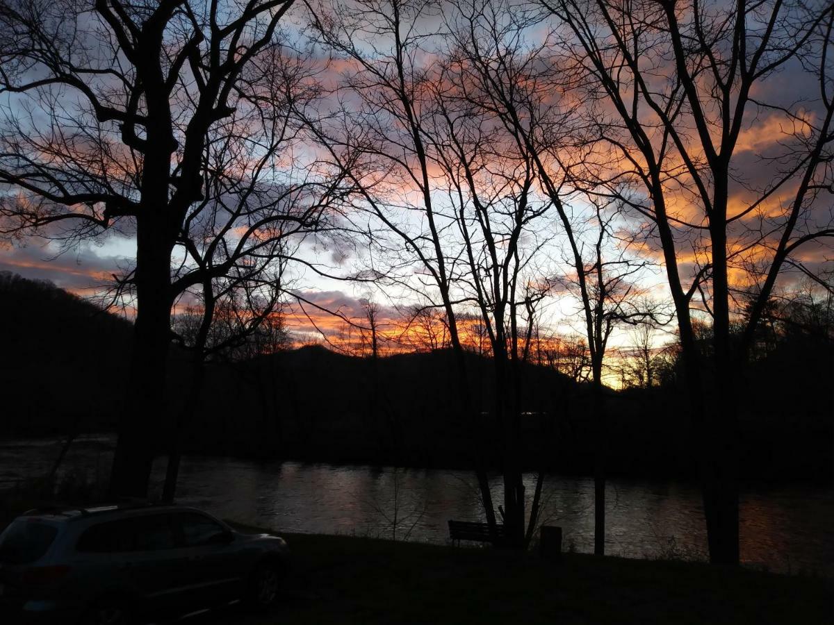 Riverbend Lodging Bryson City Dış mekan fotoğraf